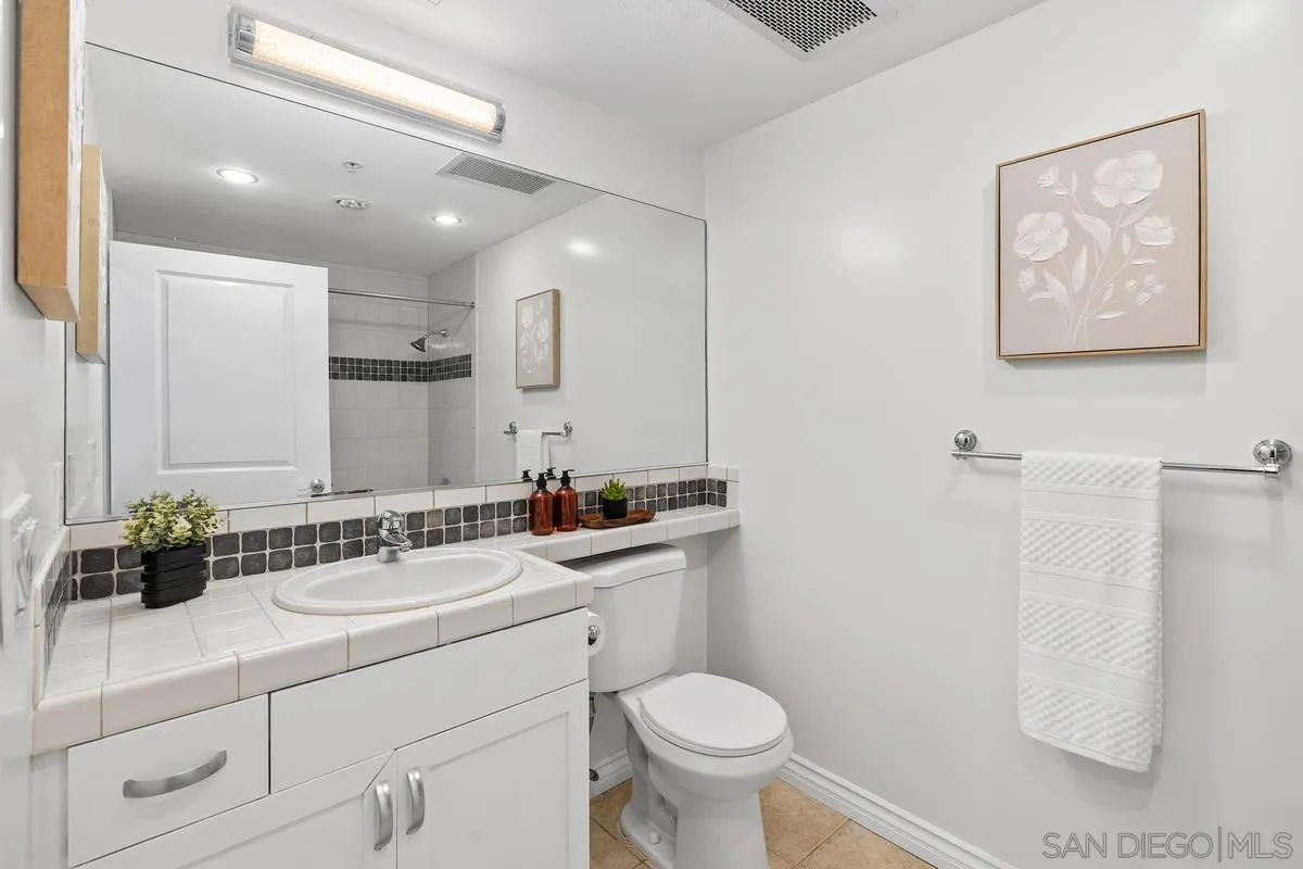 850 Beech St Unit 203