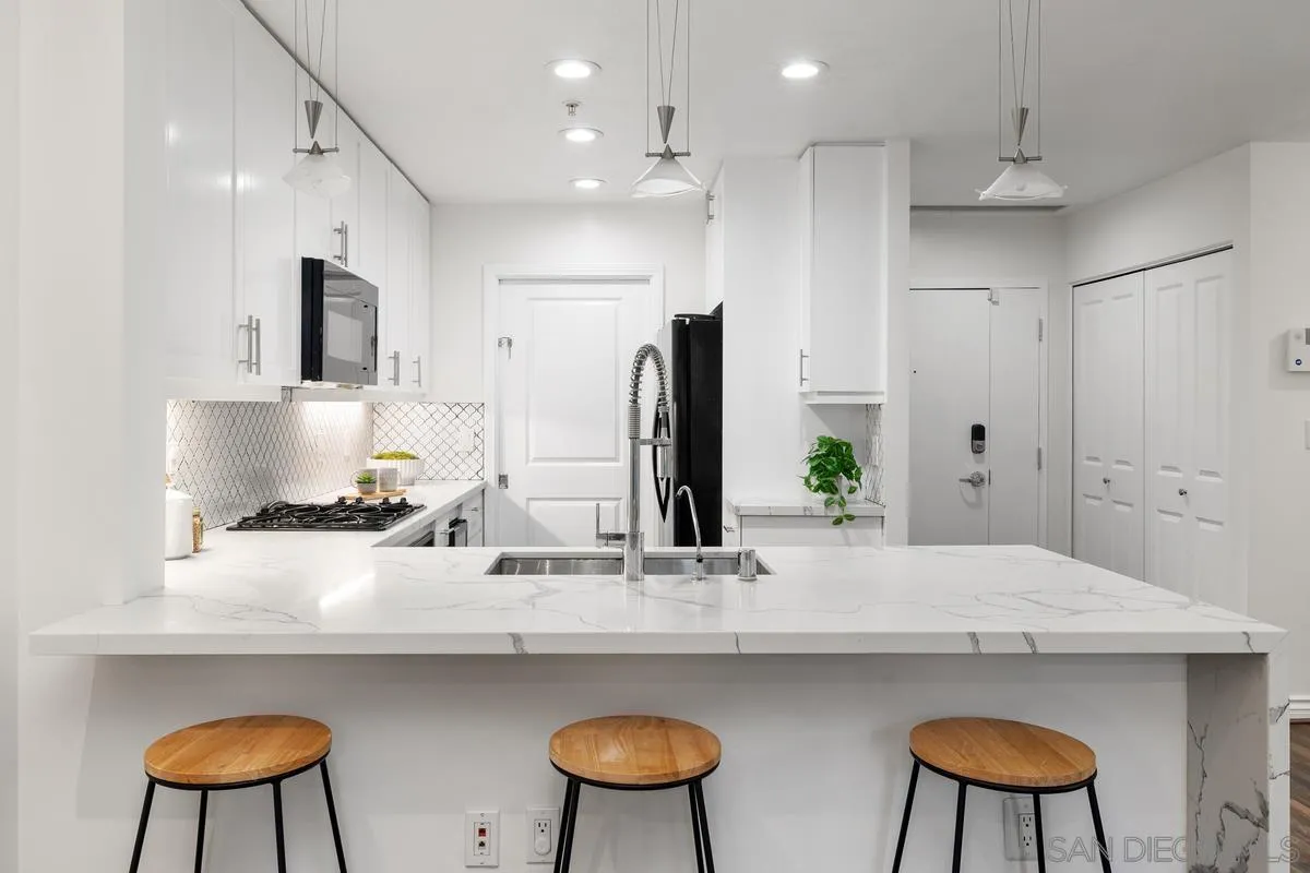 850 Beech St Unit 203