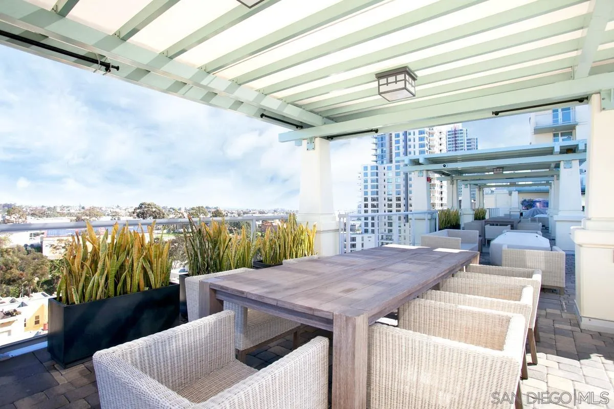 850 Beech St Unit 203