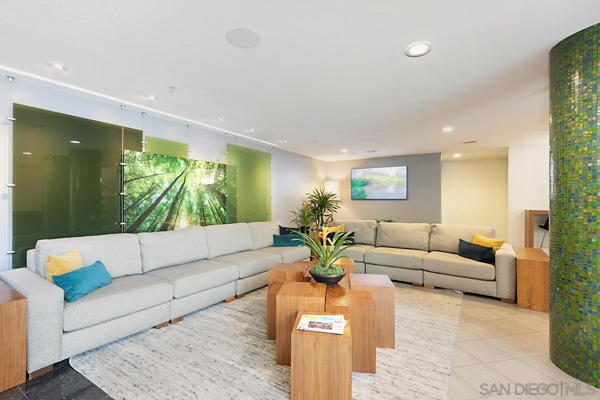 850 Beech St Unit 203