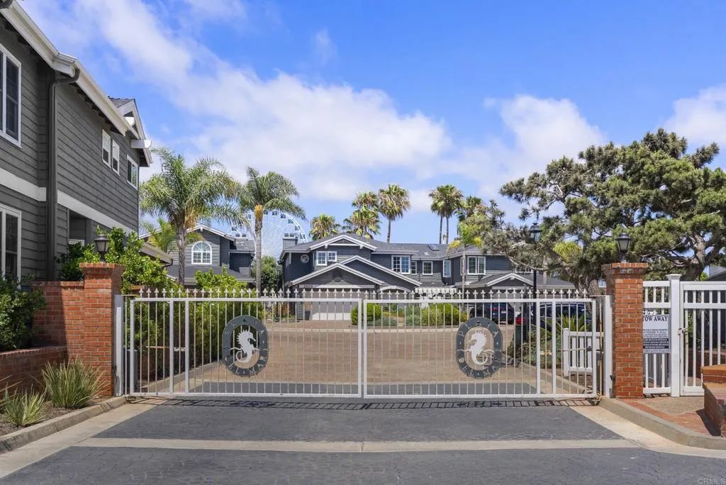 2921 Sandy Pointe Unit 3