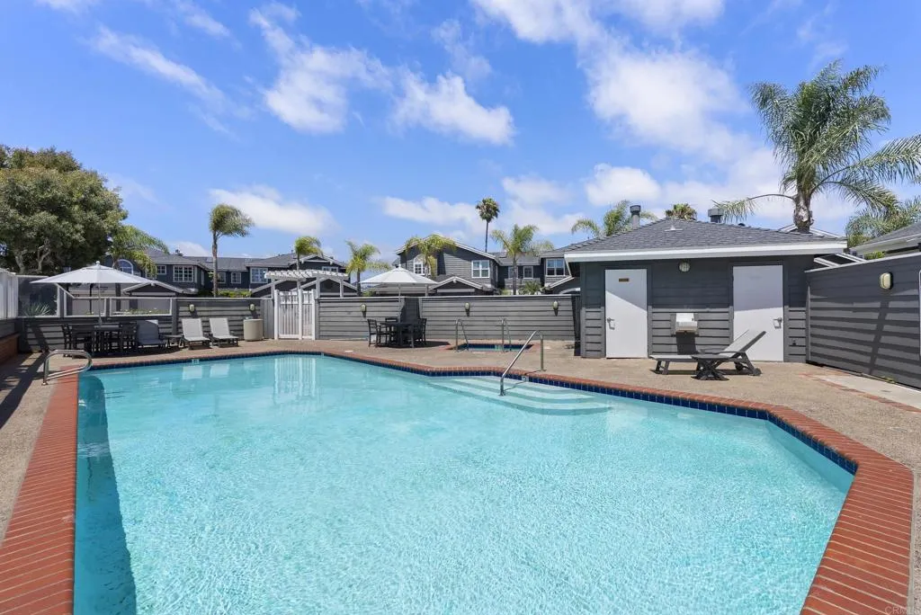 2921 Sandy Pointe Unit 3