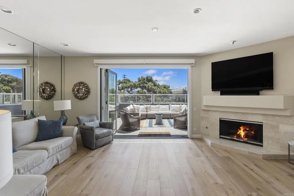2921 Sandy Pointe Unit 3