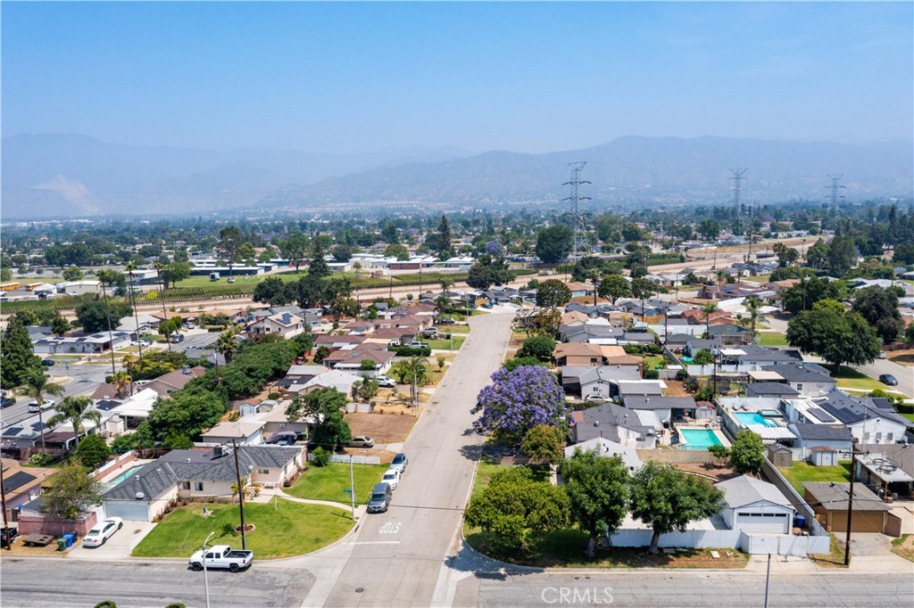 5402 N Fairvalley Avenue