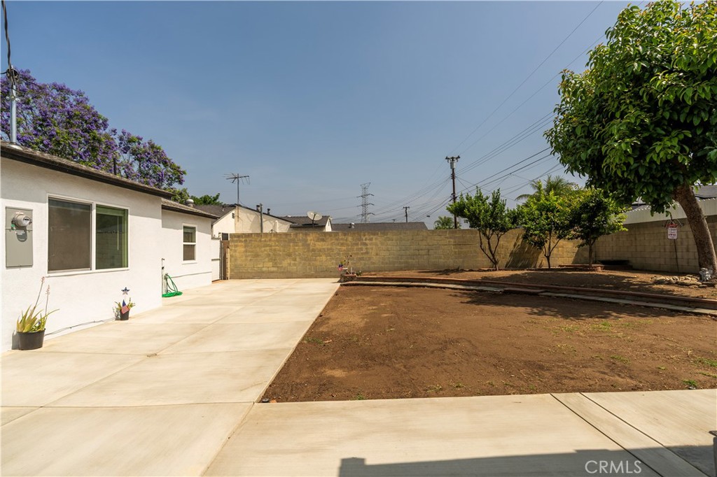 5402 N Fairvalley Avenue