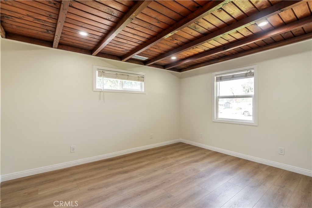 5402 N Fairvalley Avenue