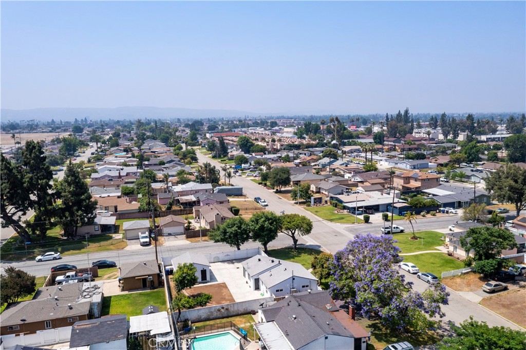 5402 N Fairvalley Avenue