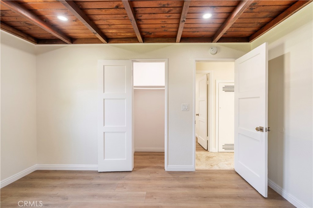 5402 N Fairvalley Avenue