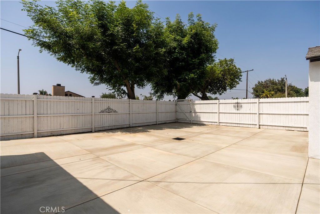 5402 N Fairvalley Avenue