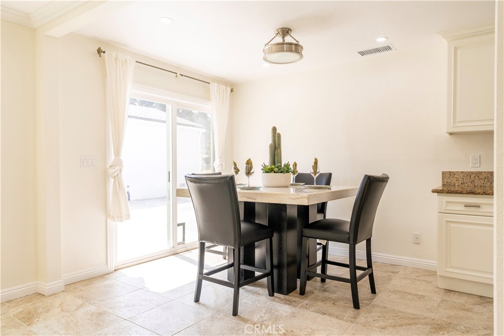 5402 N Fairvalley Avenue