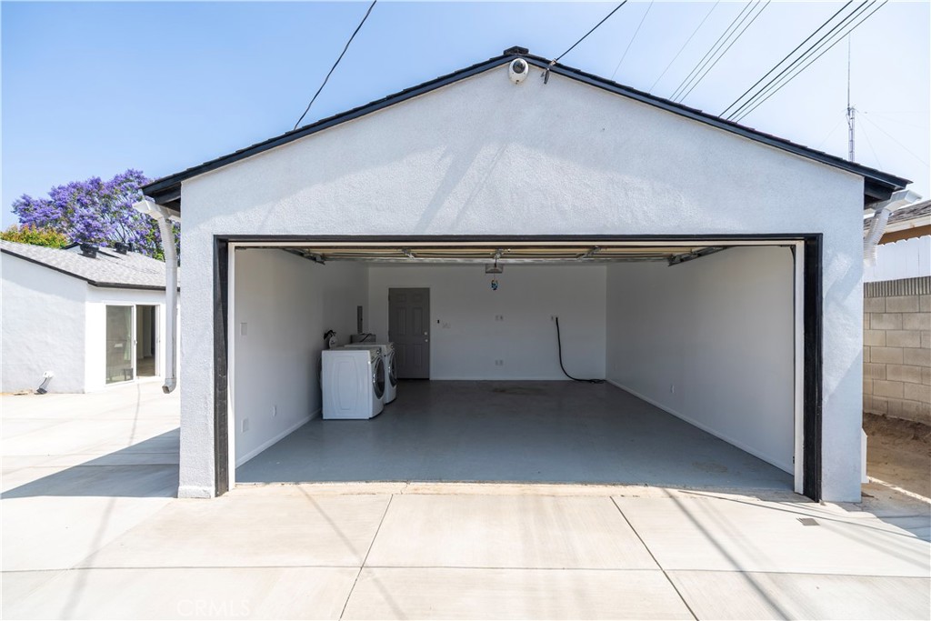 5402 N Fairvalley Avenue