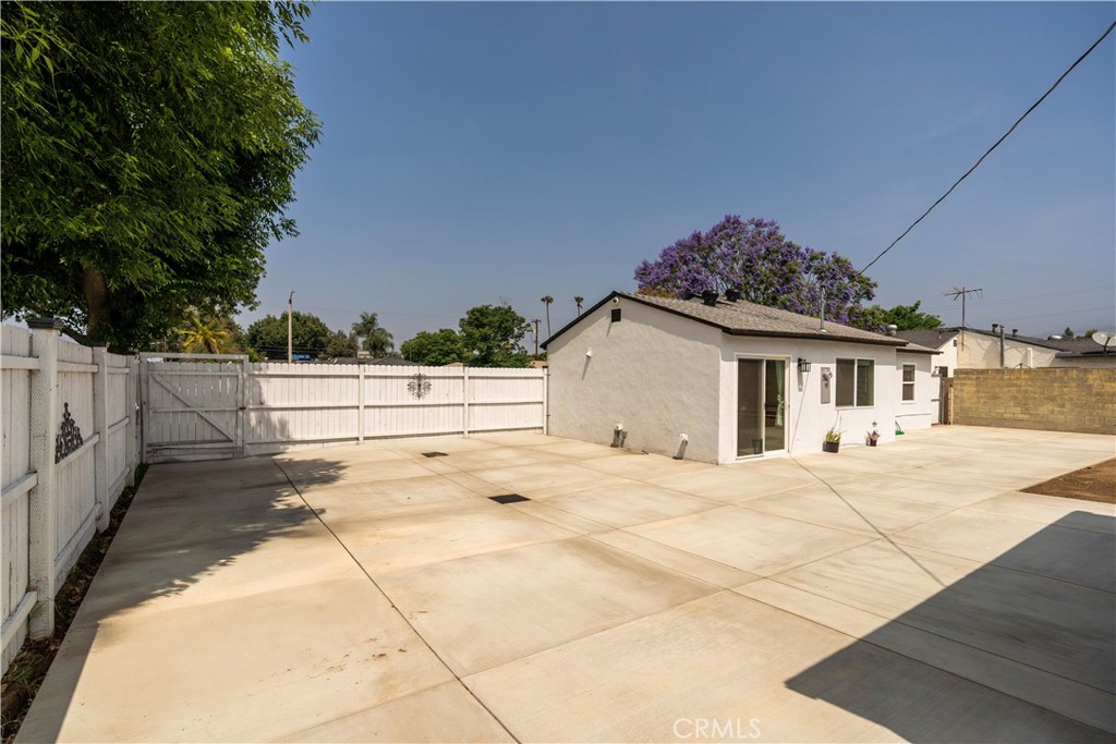 5402 N Fairvalley Avenue