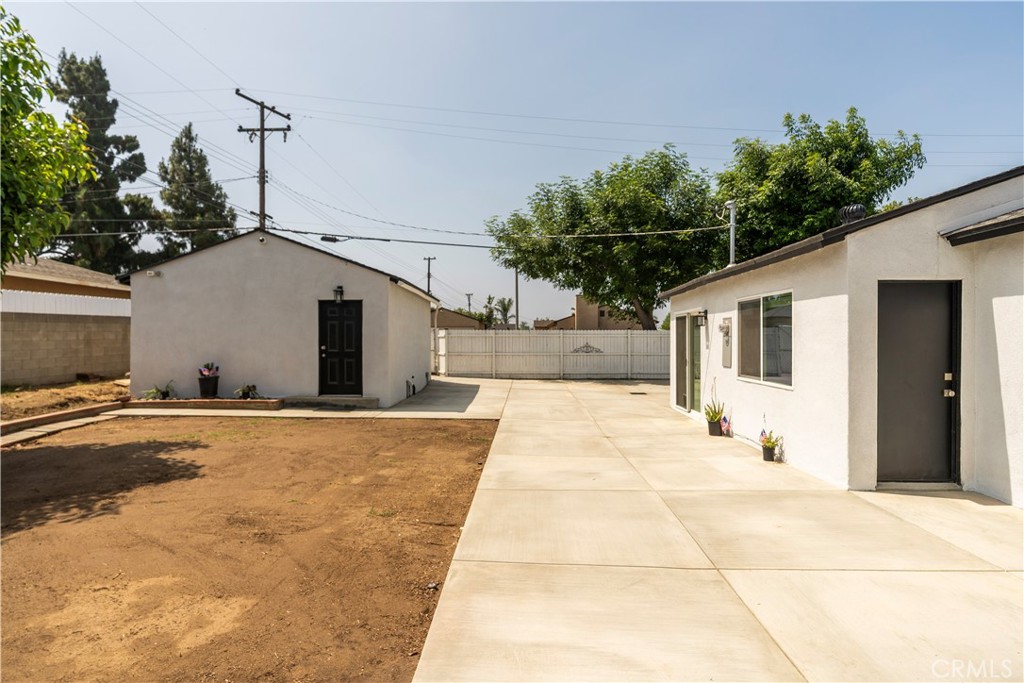 5402 N Fairvalley Avenue