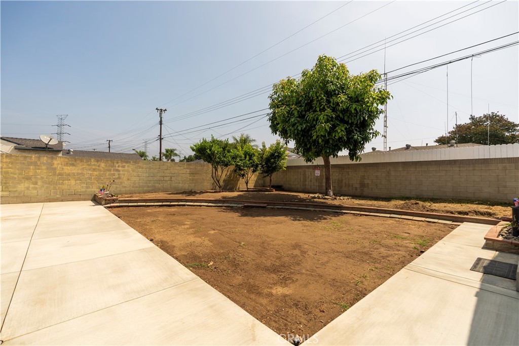 5402 N Fairvalley Avenue