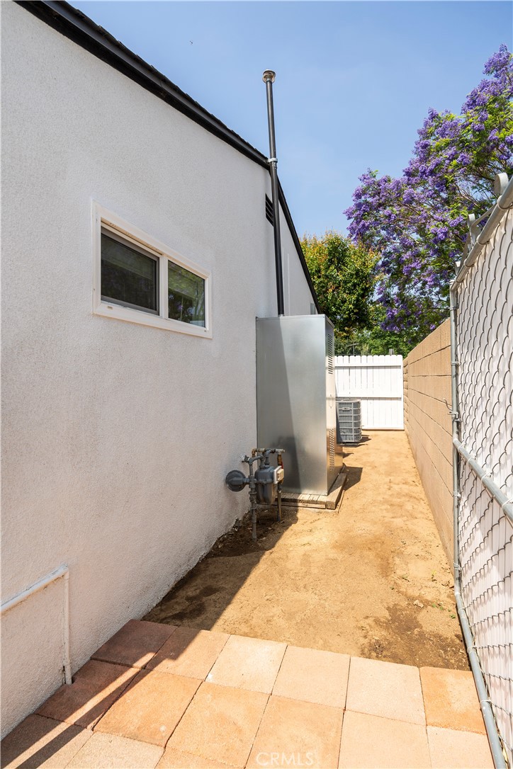 5402 N Fairvalley Avenue