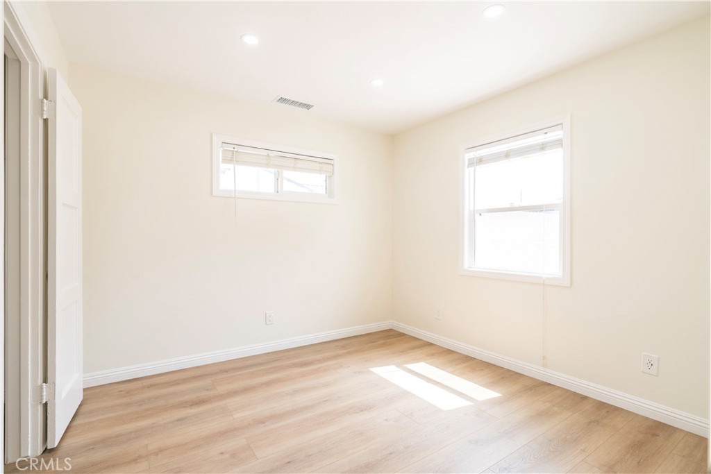 5402 N Fairvalley Avenue