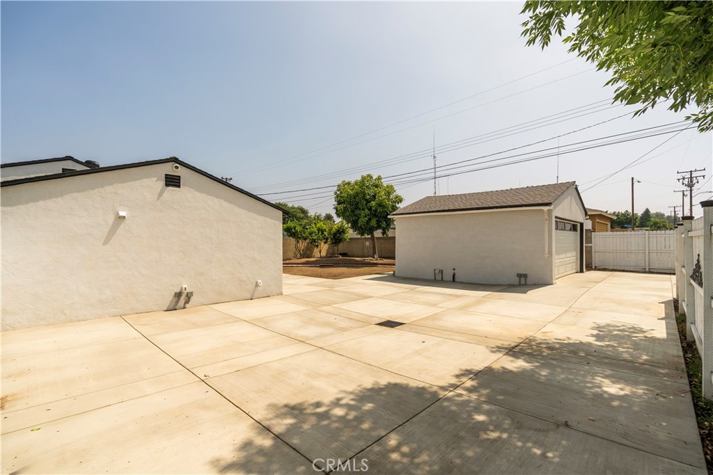 5402 N Fairvalley Avenue
