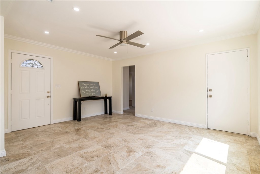 5402 N Fairvalley Avenue