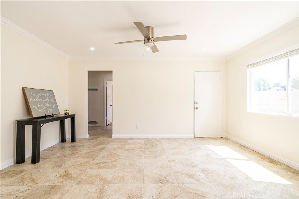 5402 N Fairvalley Avenue