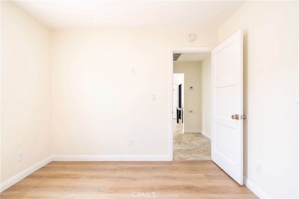 5402 N Fairvalley Avenue