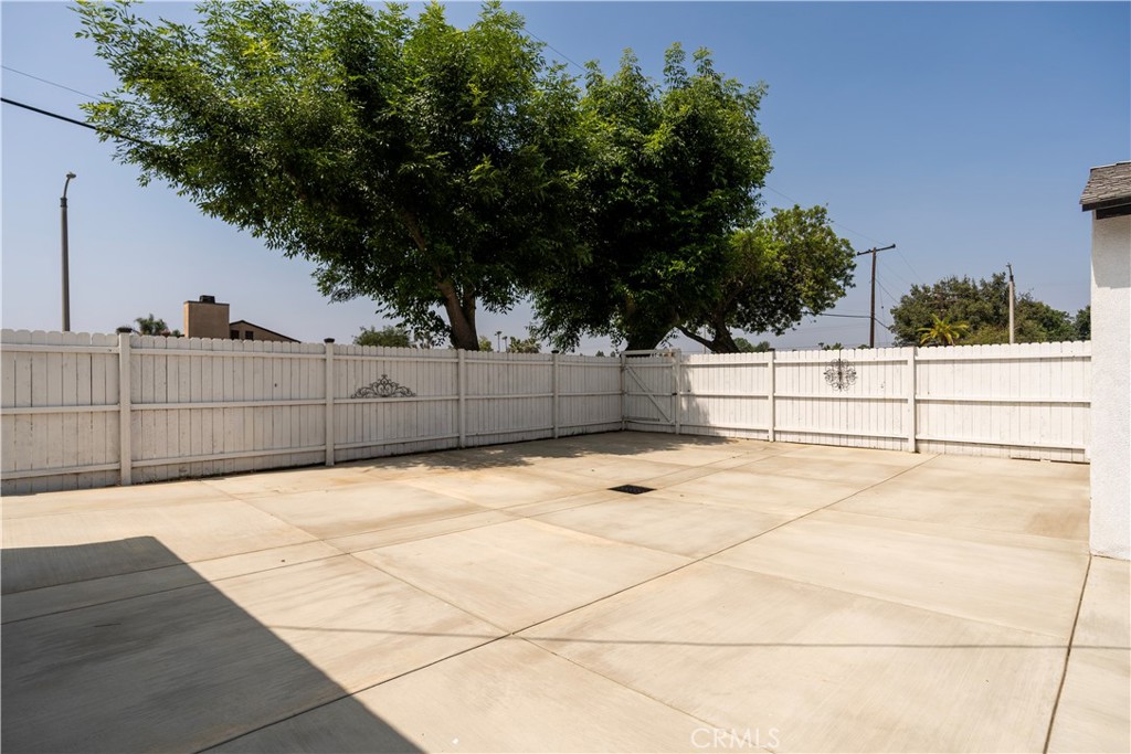 5402 N Fairvalley Avenue
