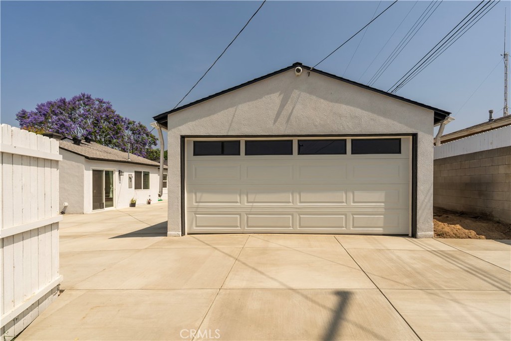 5402 N Fairvalley Avenue