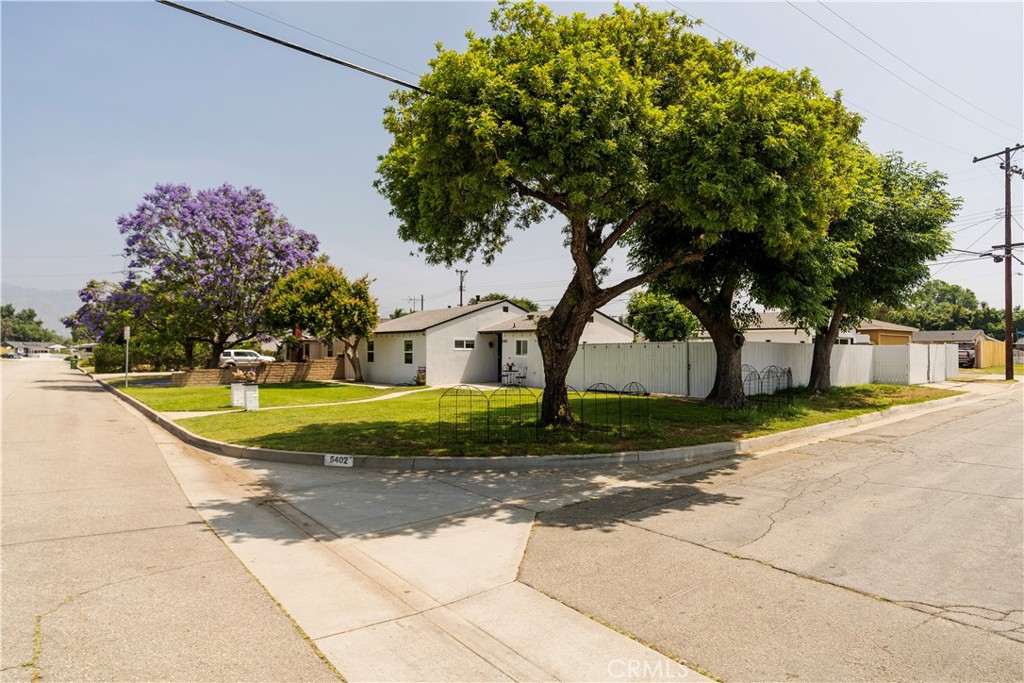 5402 N Fairvalley Avenue