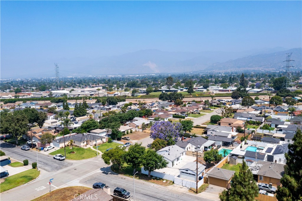 5402 N Fairvalley Avenue