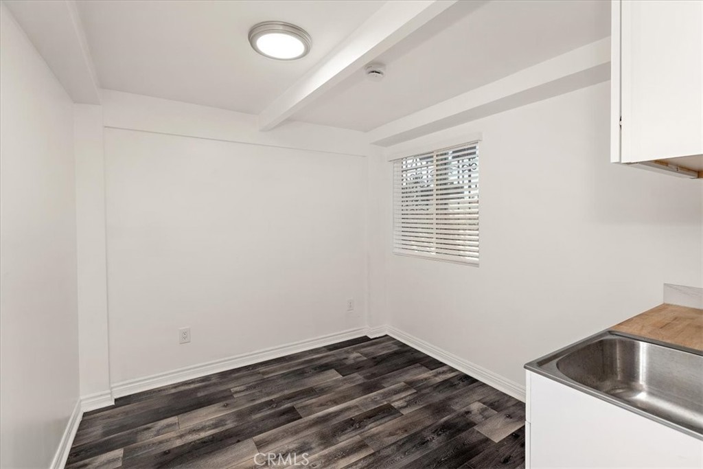 2820 S La Brea Avenue