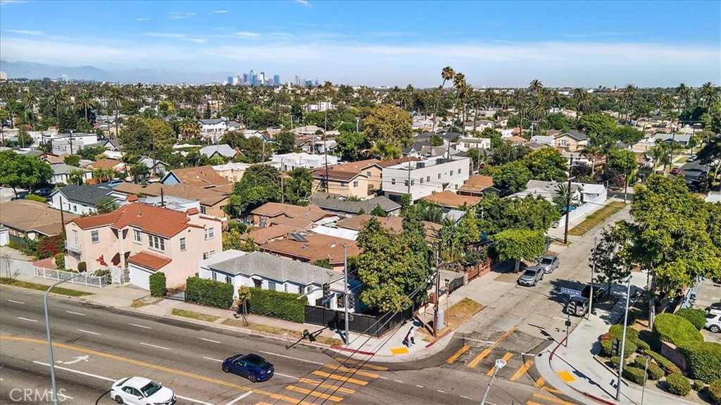 2820 S La Brea Avenue