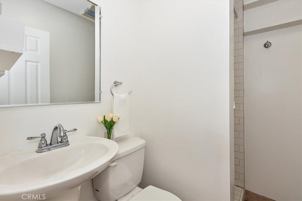 2820 S La Brea Avenue