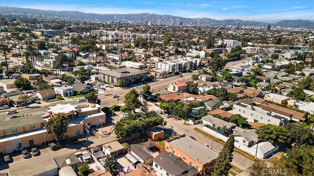 2820 S La Brea Avenue