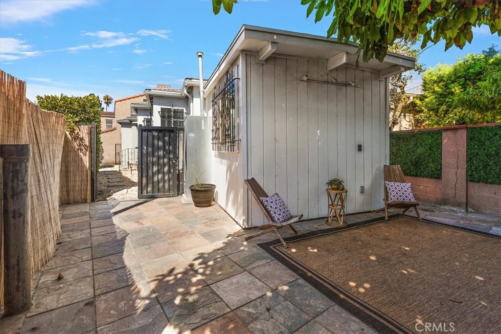 2820 S La Brea Avenue