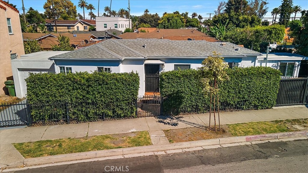 2820 S La Brea Avenue