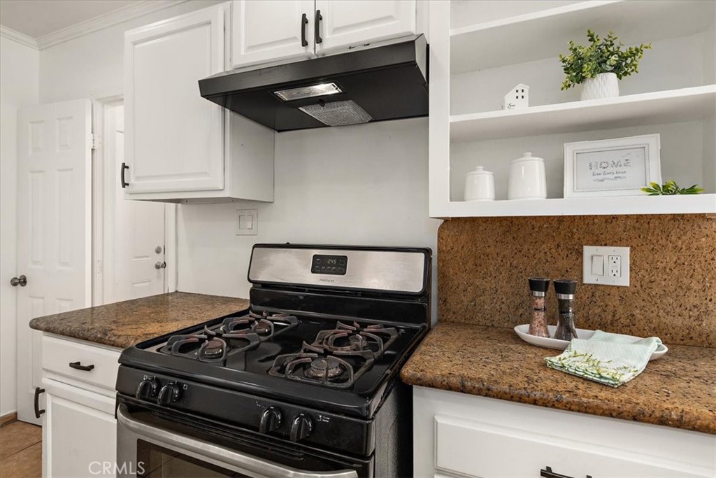 2820 S La Brea Avenue