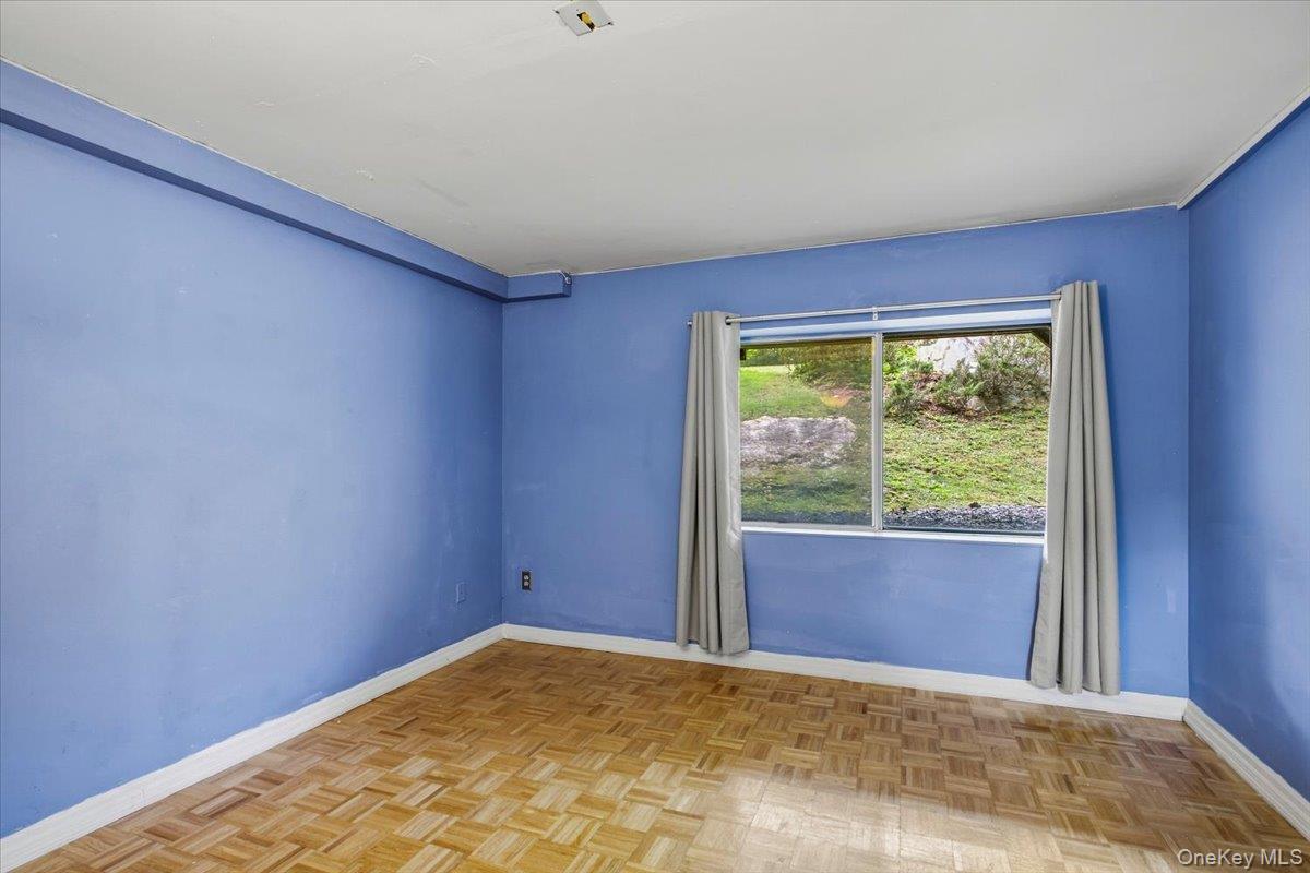 13 Knoll View