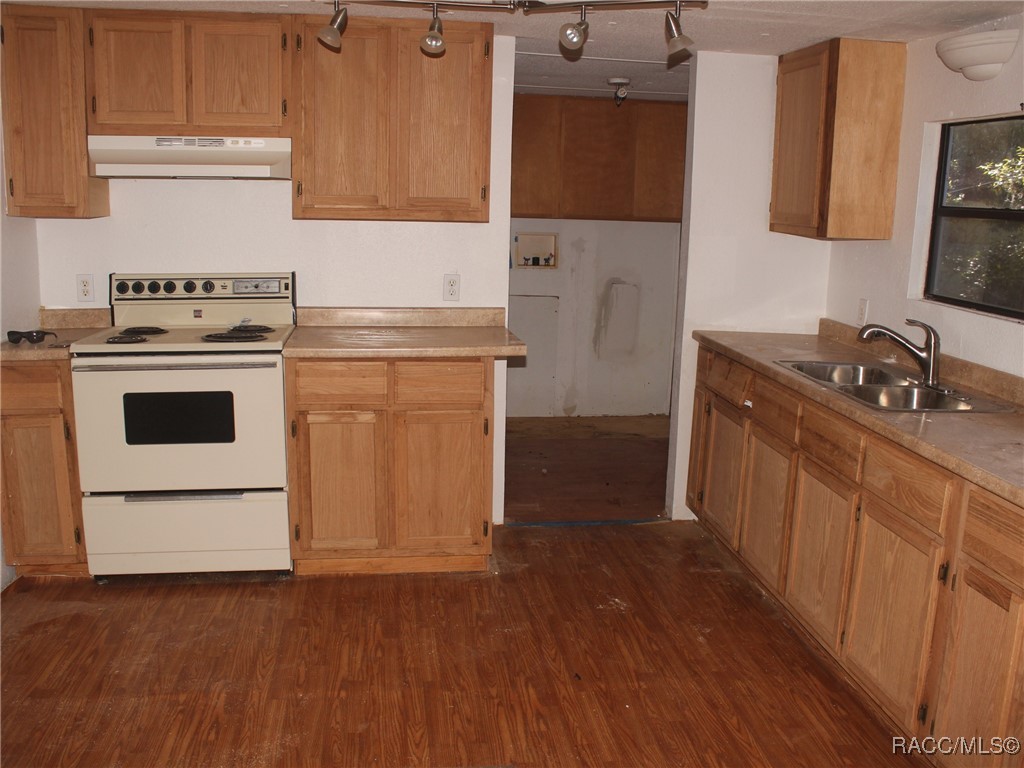 926 N Colin Kelly Point