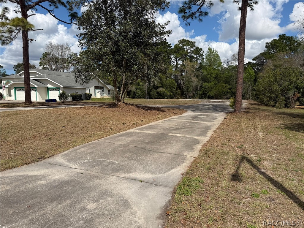 50 Cypress Boulevard W