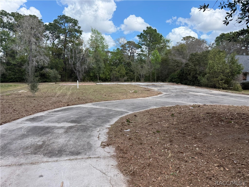 50 Cypress Boulevard W