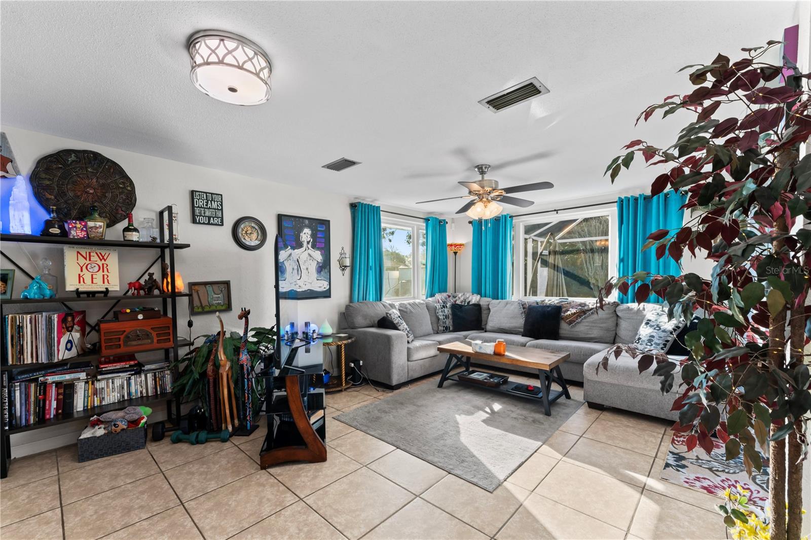 7820 PINEAPPLE LN
