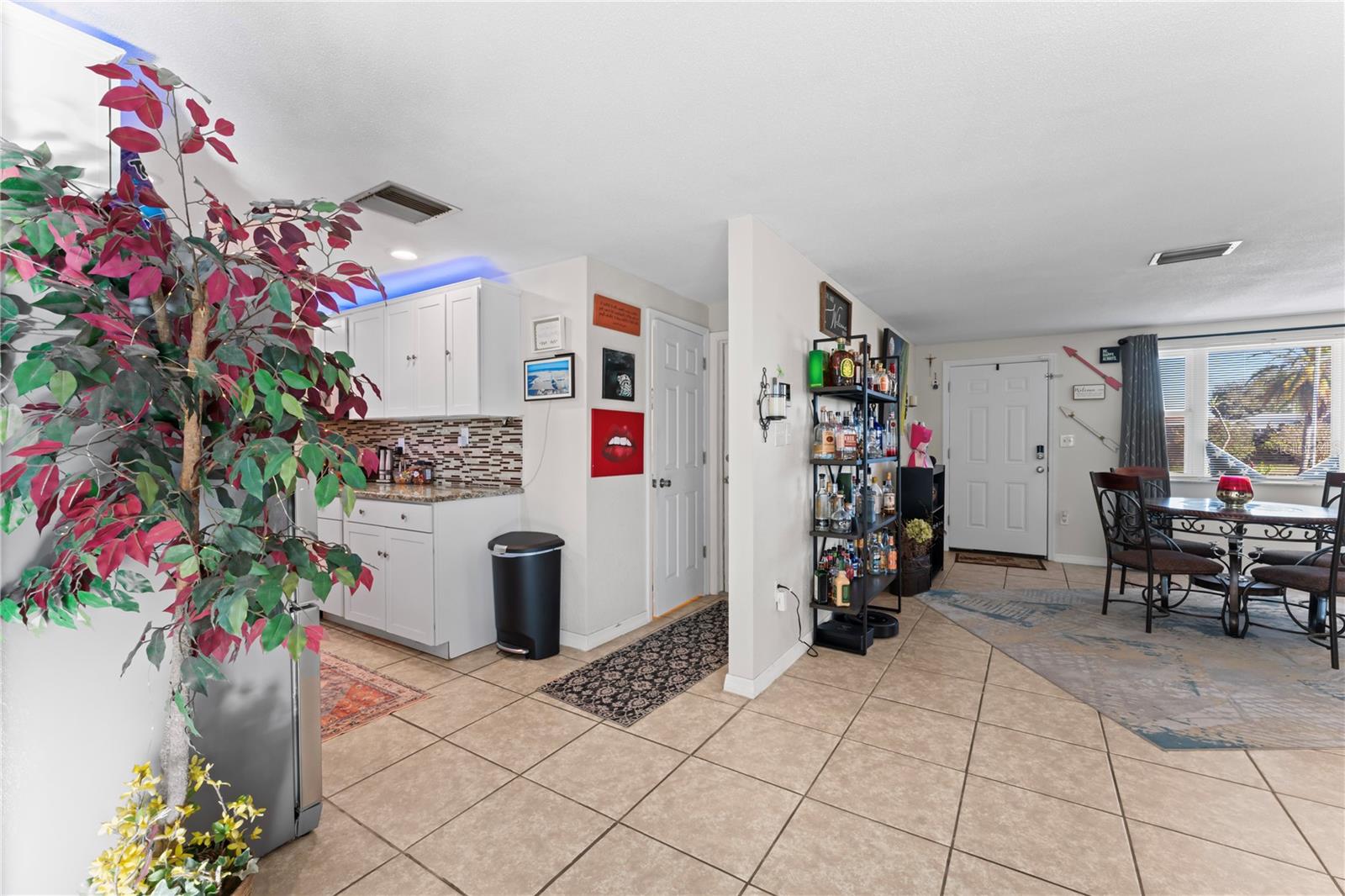 7820 PINEAPPLE LN