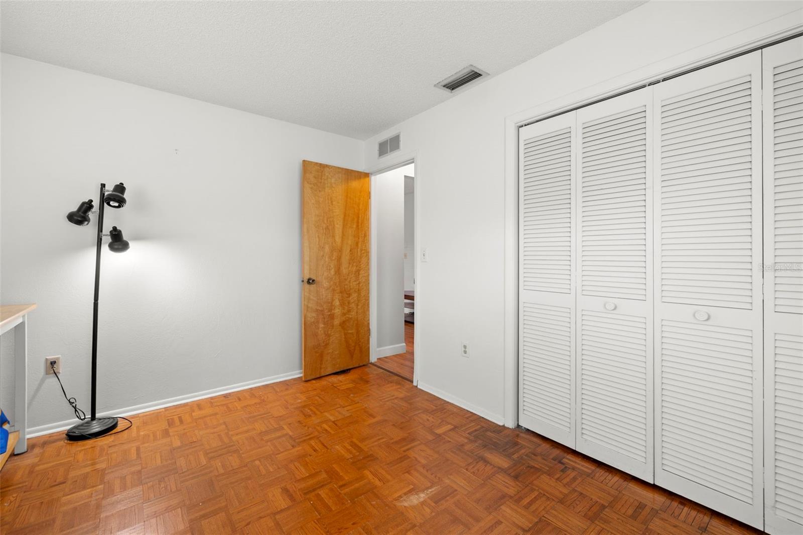 4706 CYPRESS TREE DR