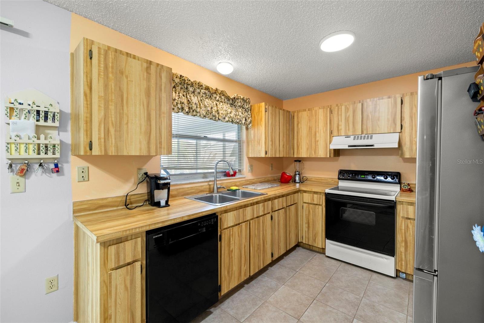 4706 CYPRESS TREE DR