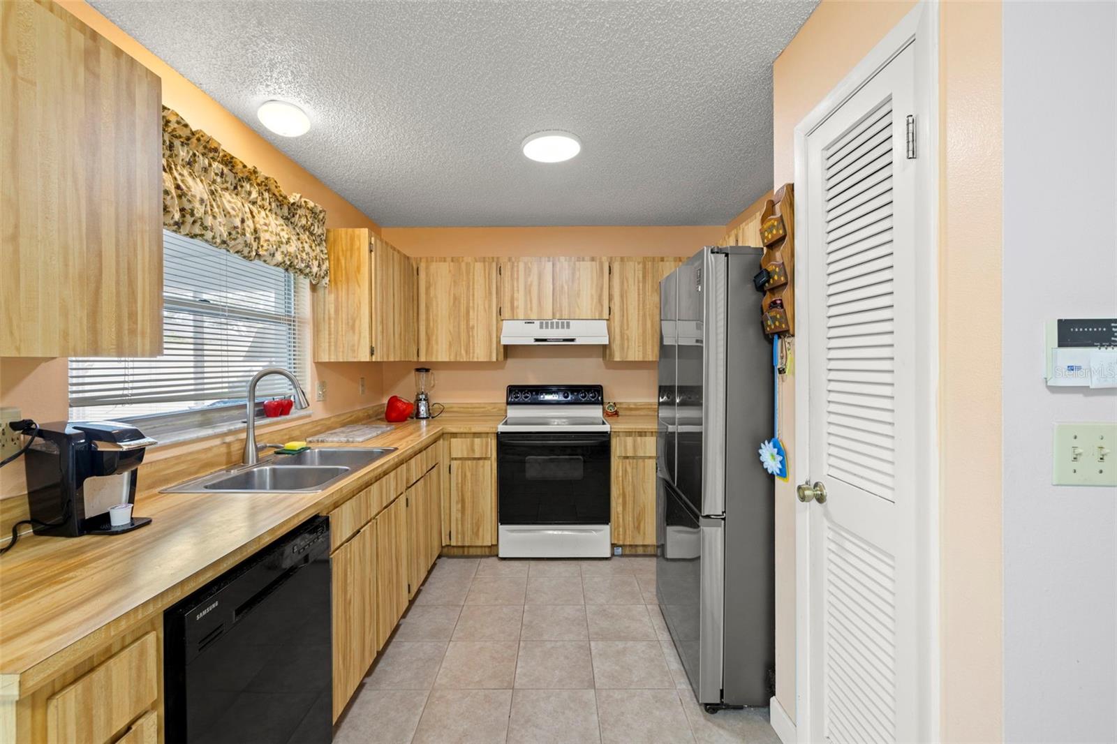 4706 CYPRESS TREE DR