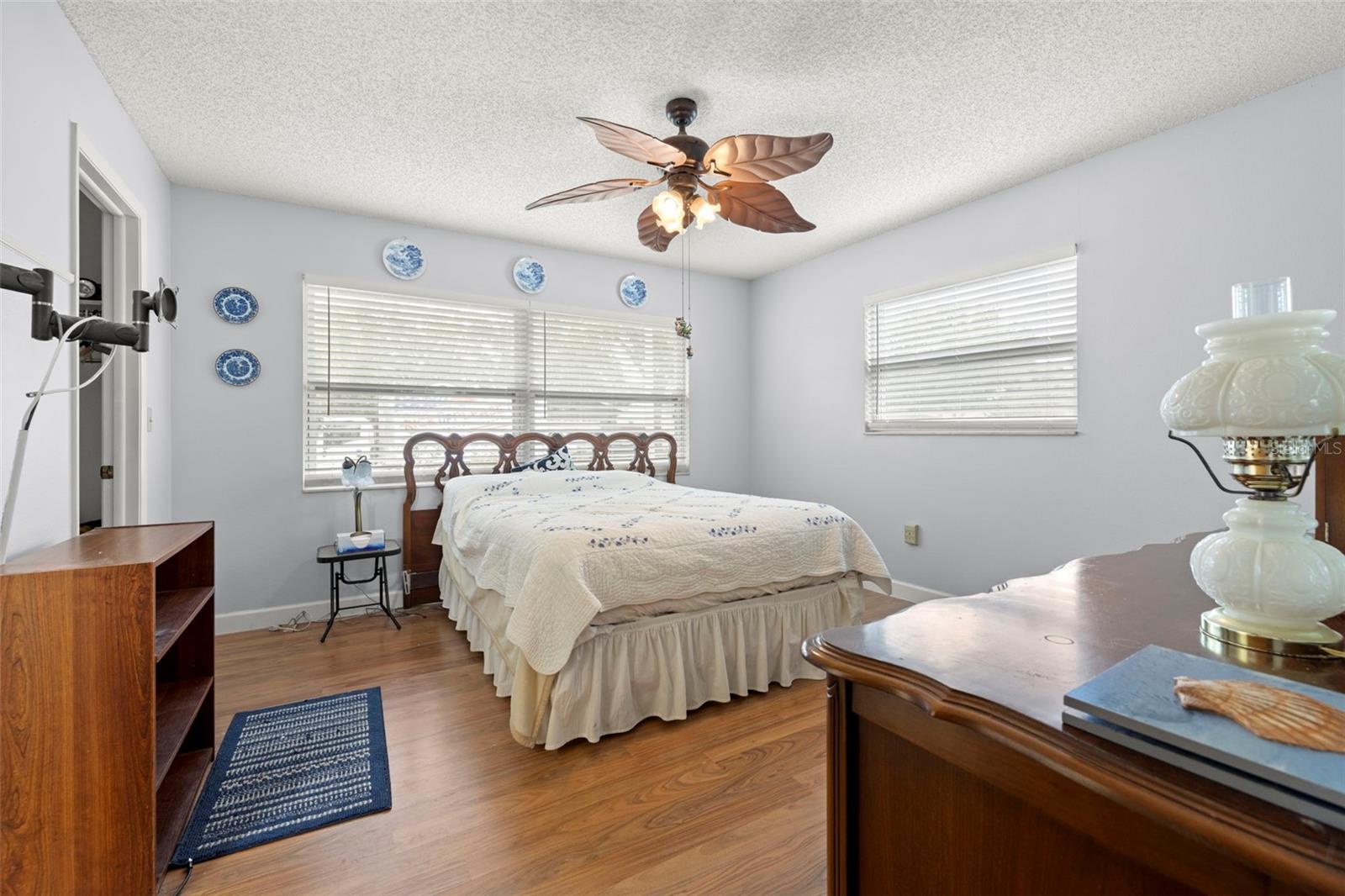 4706 CYPRESS TREE DR