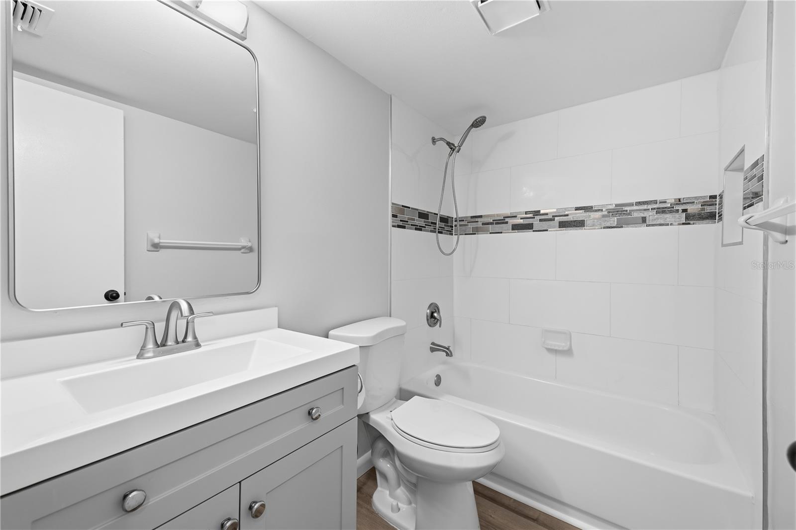 5108 LAWNTON CT