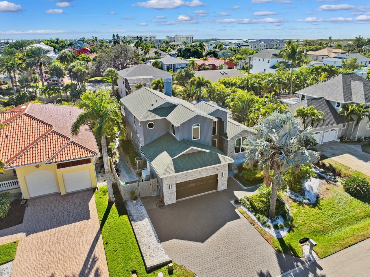 648 SANTA MARIA DR