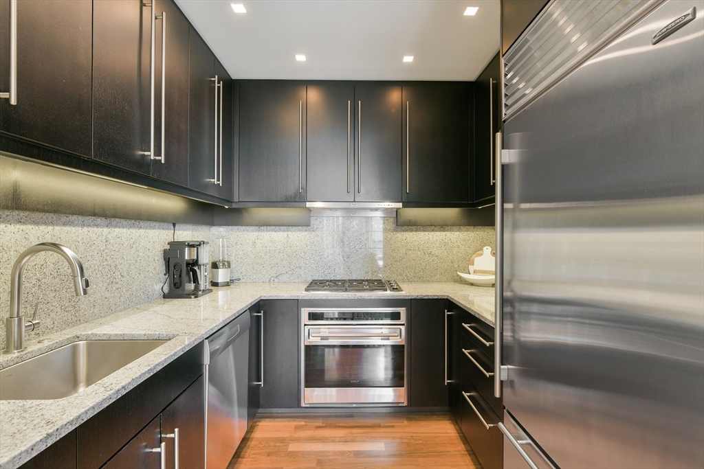 500 Atlantic Ave # B Unit: 14-B