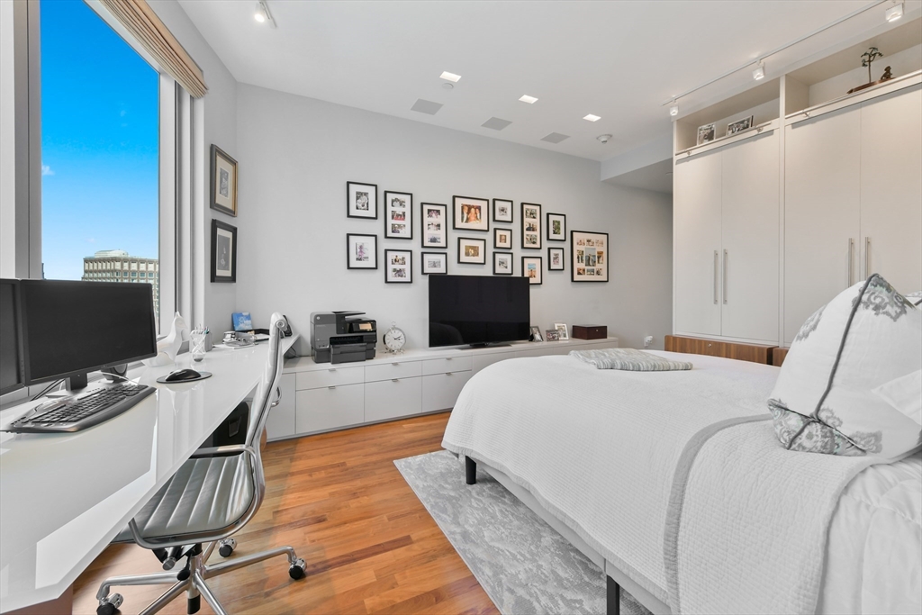 500 Atlantic Ave # B Unit: 14-B