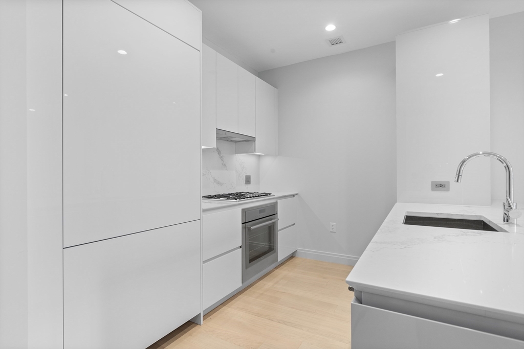 135 Seaport # 1807